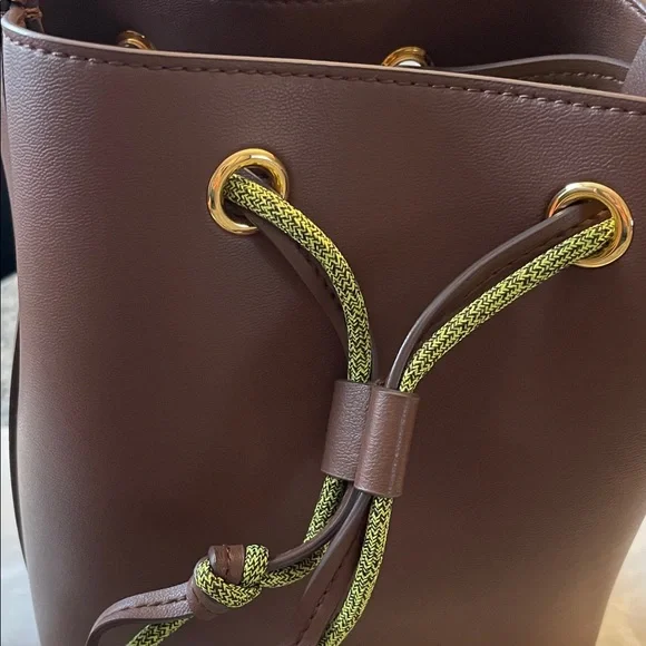 Bimba Y Lola Mini Bucket Bag with crossbody strap NWT - Picture 3 of 8